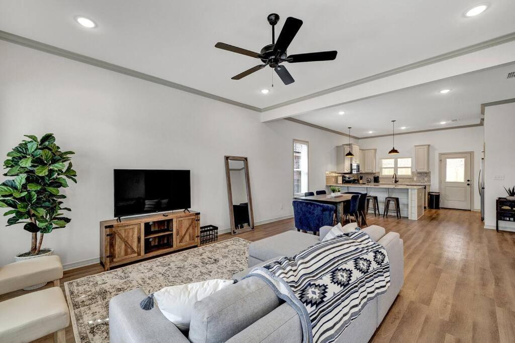 فيلا Alamo Luxury Living Up To 11 تايلر المظهر الخارجي الصورة