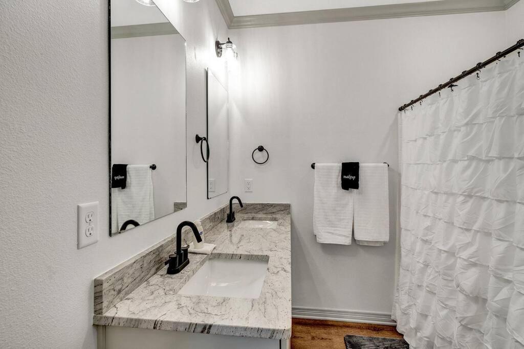 فيلا Alamo Luxury Living Up To 11 تايلر المظهر الخارجي الصورة